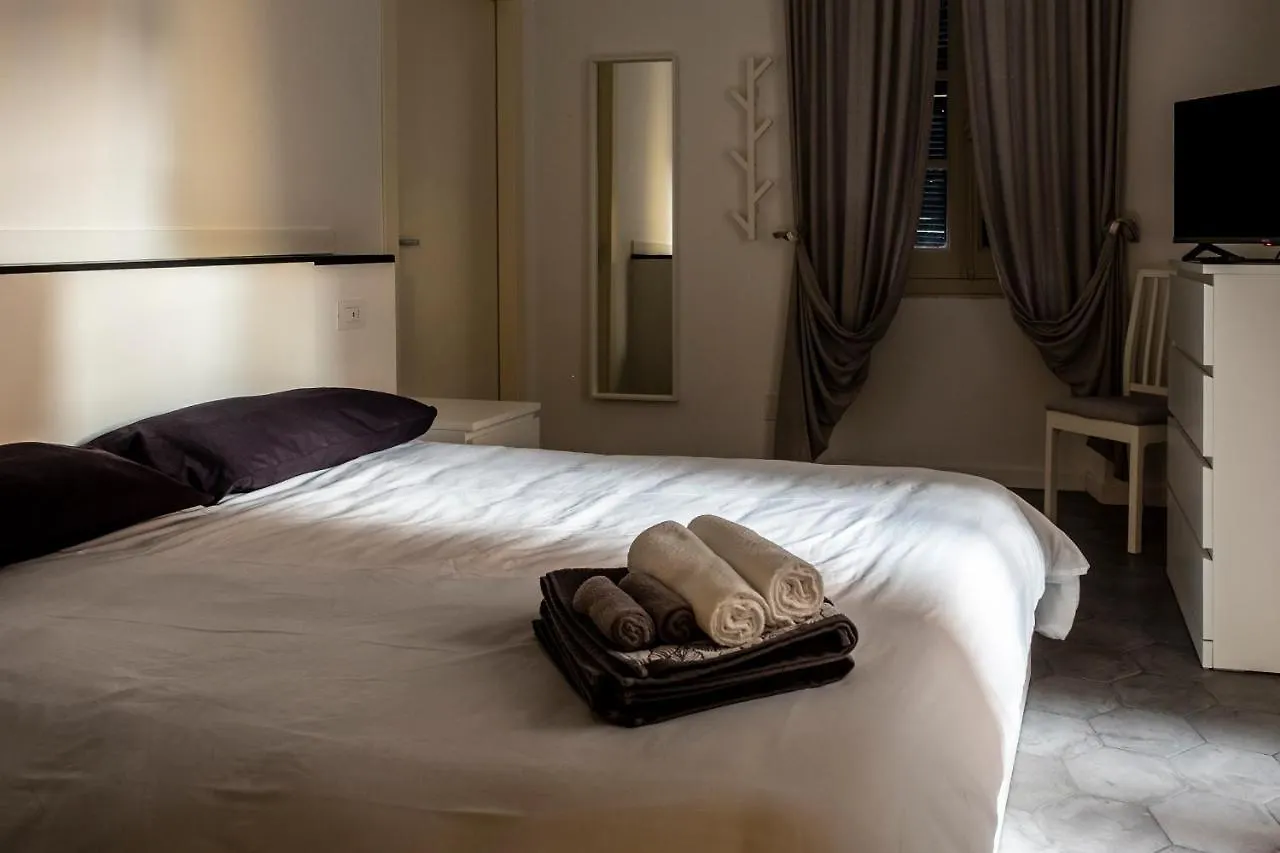 Maison d'hôtes Hotel Archivolto Del Teatro à Albenga Italie