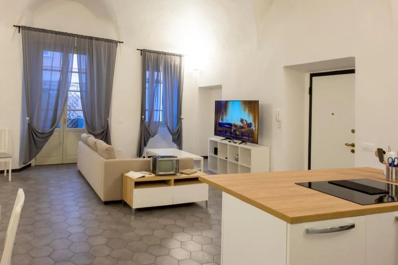 Hotel Archivolto Del Teatro à Albenga Maison d'hôtes