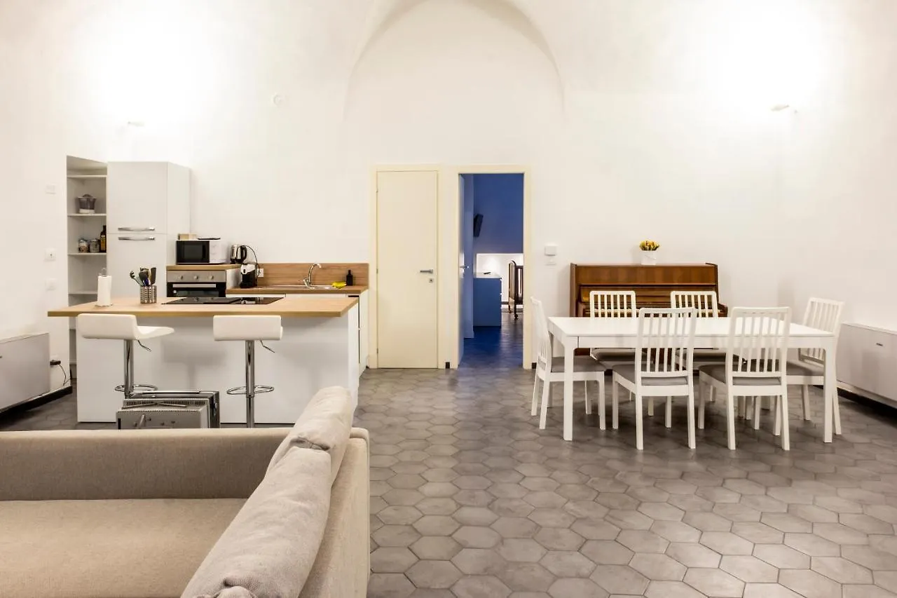 Hotel Archivolto Del Teatro à Albenga 0*,