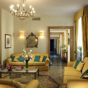 https://hotel-fontanella-borghese.it-romehotels.com