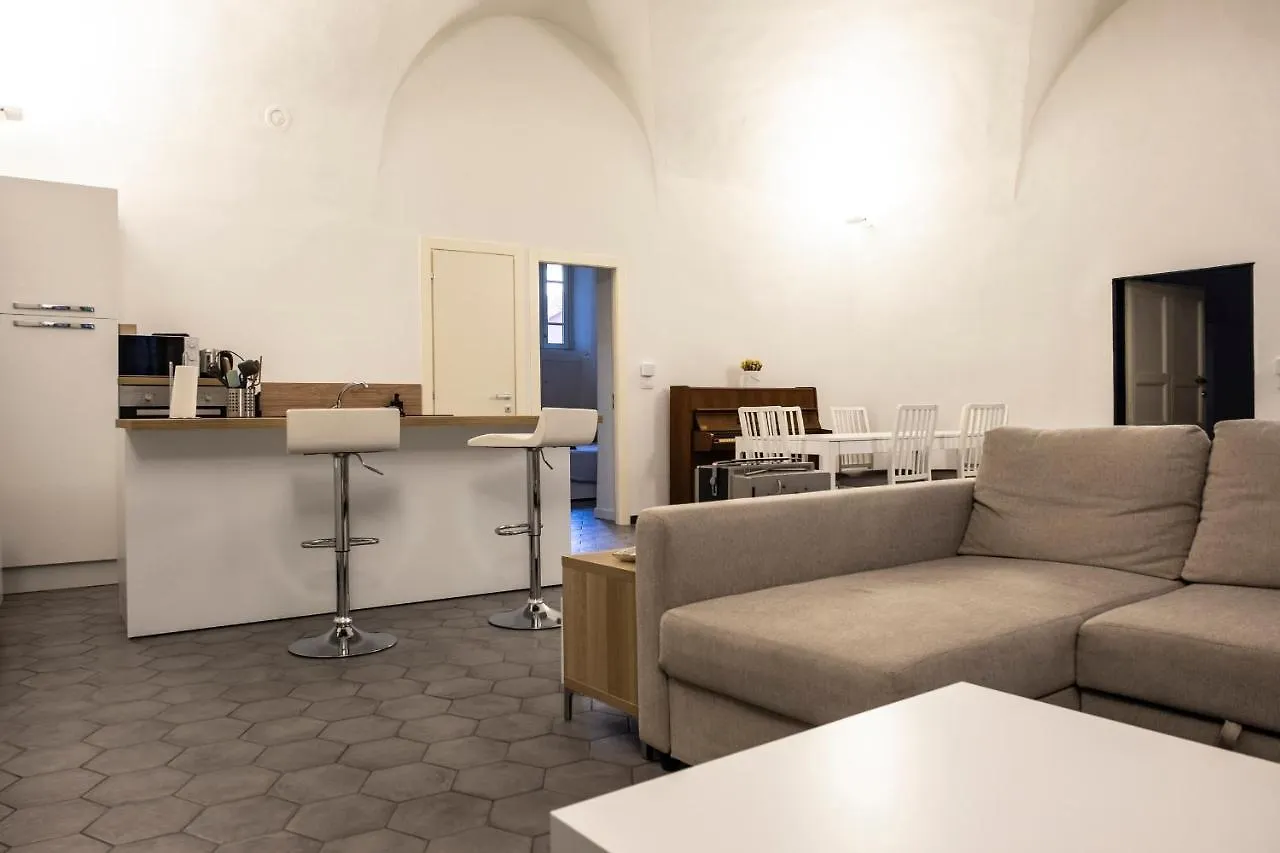 Archivolto Del Teatro Hotel Albenga